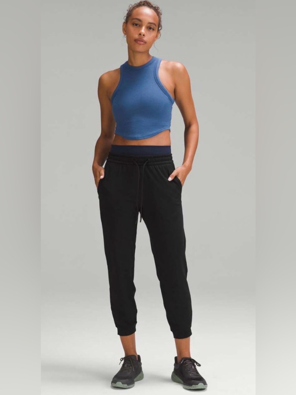Lululemon Black Mid-Rise Classic Fit Soft Jersey Joggers Size 4 Minimalist Fall